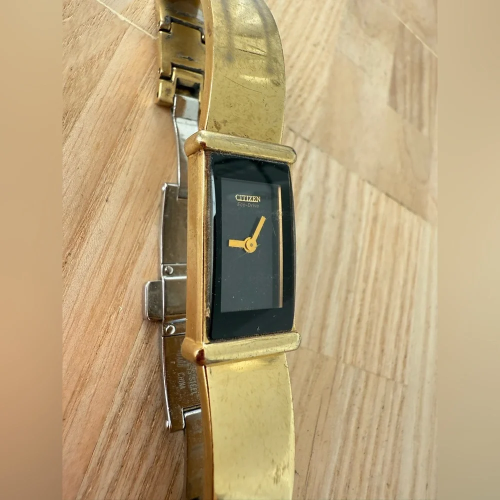 Vintage citizen eco drive ladies rectangular gold tone solar watch untested